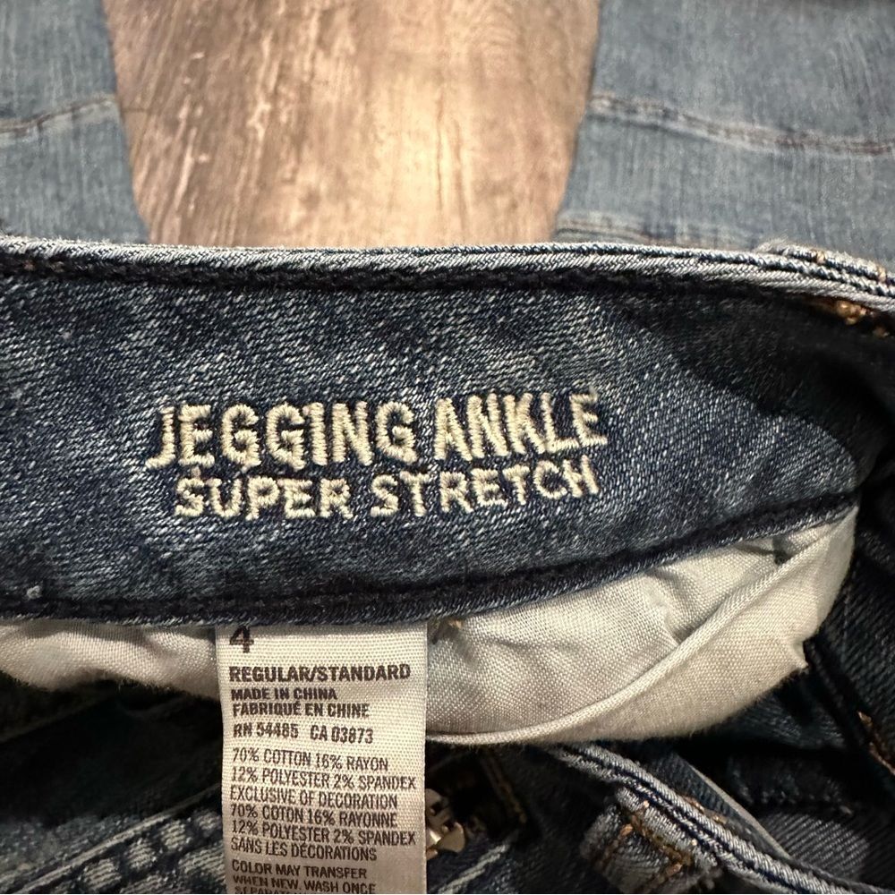AEO Medium Wash Jeggings With Zippered Pockets and Moto Seaming Size 4 - Picture 4 of 11